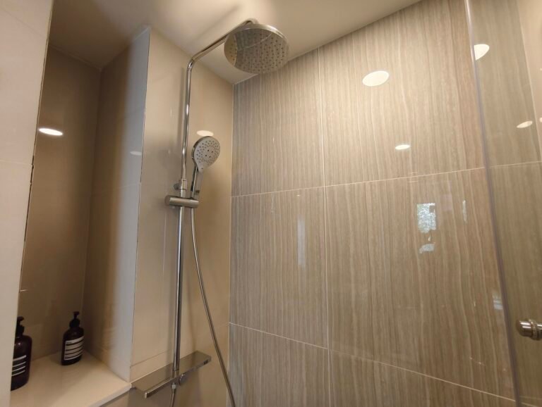 585864253 122267227490086101 4648811806245223909 N