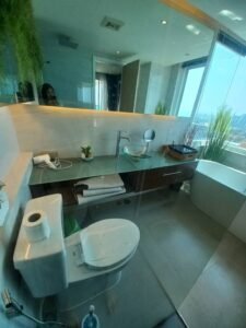 2 bedroom Condo For Sale