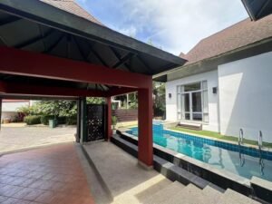 Pool villa 3Bedroom House At Jomtien for sale