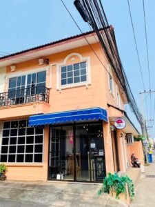 3-Bedroom, 2-Bathroom Corner House in Prime Location