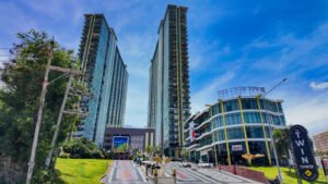 Sea Side Living & Your Furry Friend – Twin Tower Condo For Sale
