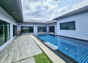 🏡 Dual Dwelling Dream – Pool Villa @Baan Pattaya 6