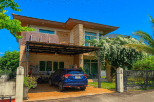 Your Peaceful Home – Detached House in Central Park Hill Side