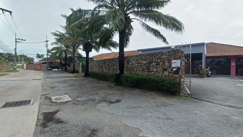 Pool Mansion Business for Rent – Pong, Mabprachan Area