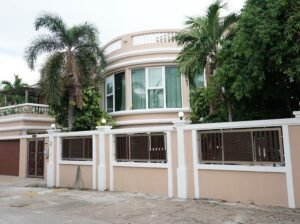 Spacious 6-Bed Pool Villa For Rent – European Home Place, East Pattaya