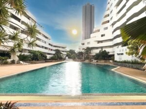 Rare Penthouse Living – Massive 3-Bed Unit at Jomtien Beach Paradise