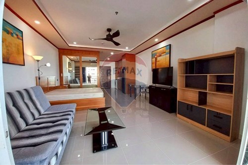 Stunning View Talay 7 Studio with Sea Views!