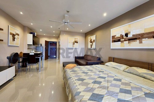 Prime Jomtien Condo: 1BR, 8th Floor, Foreign Quota