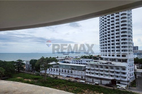Tranquil Condo with Sea View in Na Jomtien