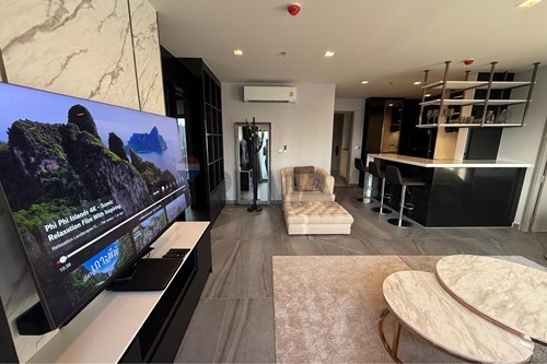 Life Asoke Hype Stunning Ratchathewi Condo with Skyline Views