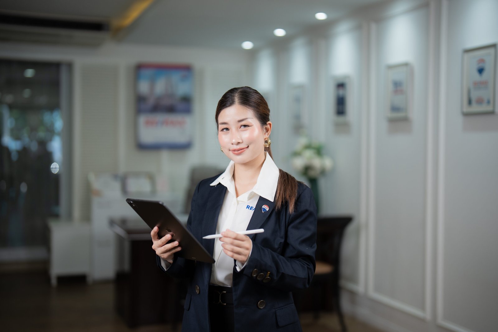 Phornwalai Kampool, RE/MAX By The Sea agent