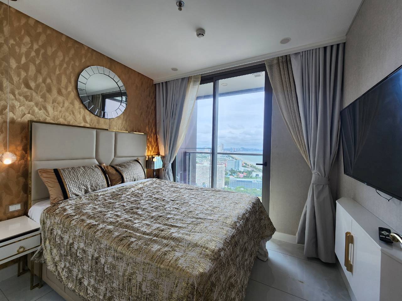 Furnished bedroom at Copacabana Beach Jomtien
