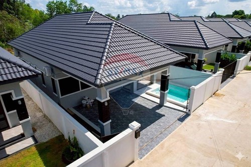 Private pool villa in Huay Yai