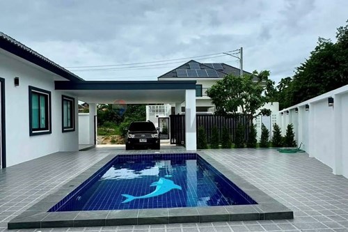 Private pool villa in Bang Lamung