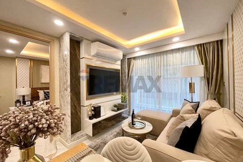 Chic 2-BR Condo in Bang Lamung – Urban Retreat