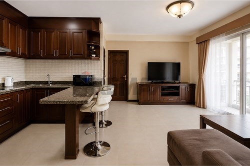 Luxurious Jomtien Condo: 2BR/5BA, Prime Location